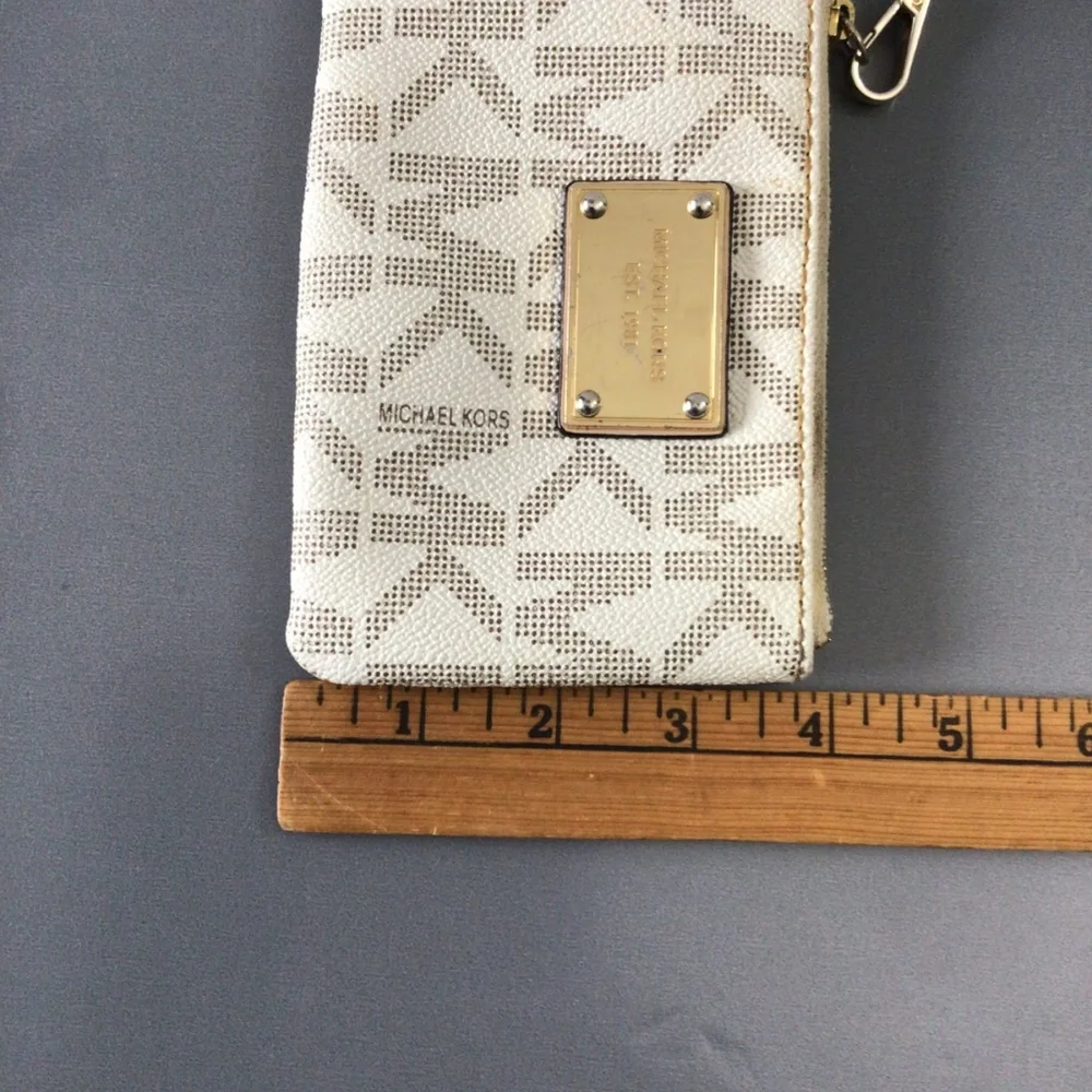 Michael Kors Wristlet Tan/Beige AV-11410 Ivory MK‎ Signature Leather.